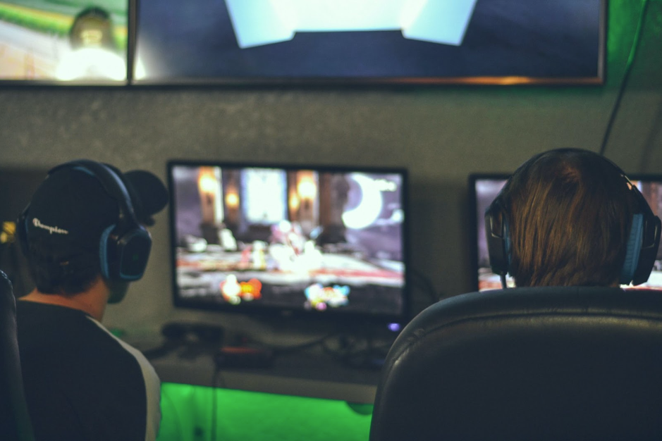 How to Become Better at Video Games: 4 Simple Tips